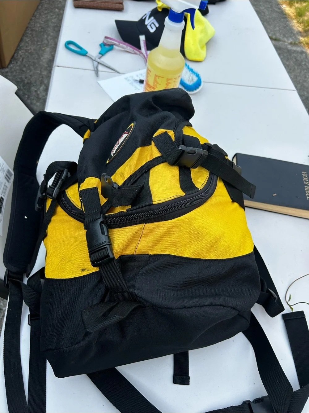 First down Men’s Yellow & Black Hiking Backpack Sz 18”x12”x8”